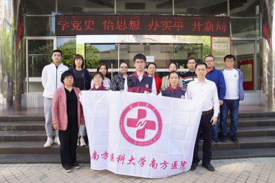 同心守“沪”——我校15名医务人员支援上海核酸检测工作