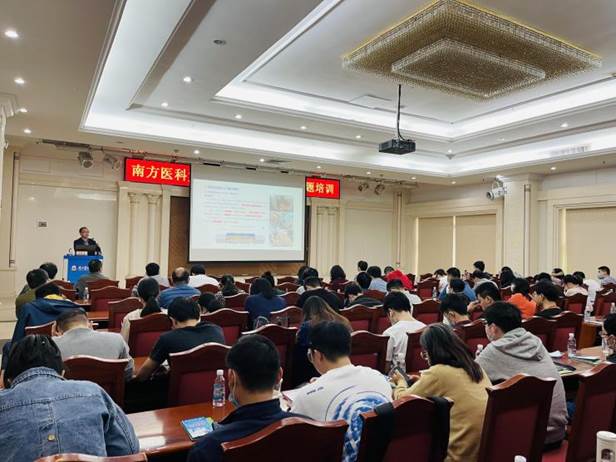 学校开展实验室安全主题教育宣传月活动